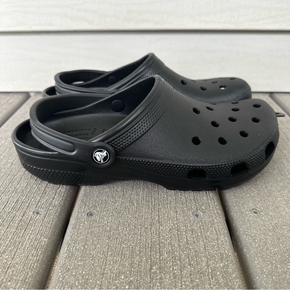 Crocs Unisex-Adult Classic Clogs Black 8 Men/10 Women US Slip On Convertible - Picture 5 of 9
